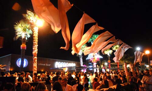 Discoteche, street bar, pub e locali, cene in riva al mare o ristoranti in collina Discoteche, street bar, pub e locali, cene in riva al mare o ristoranti in collina