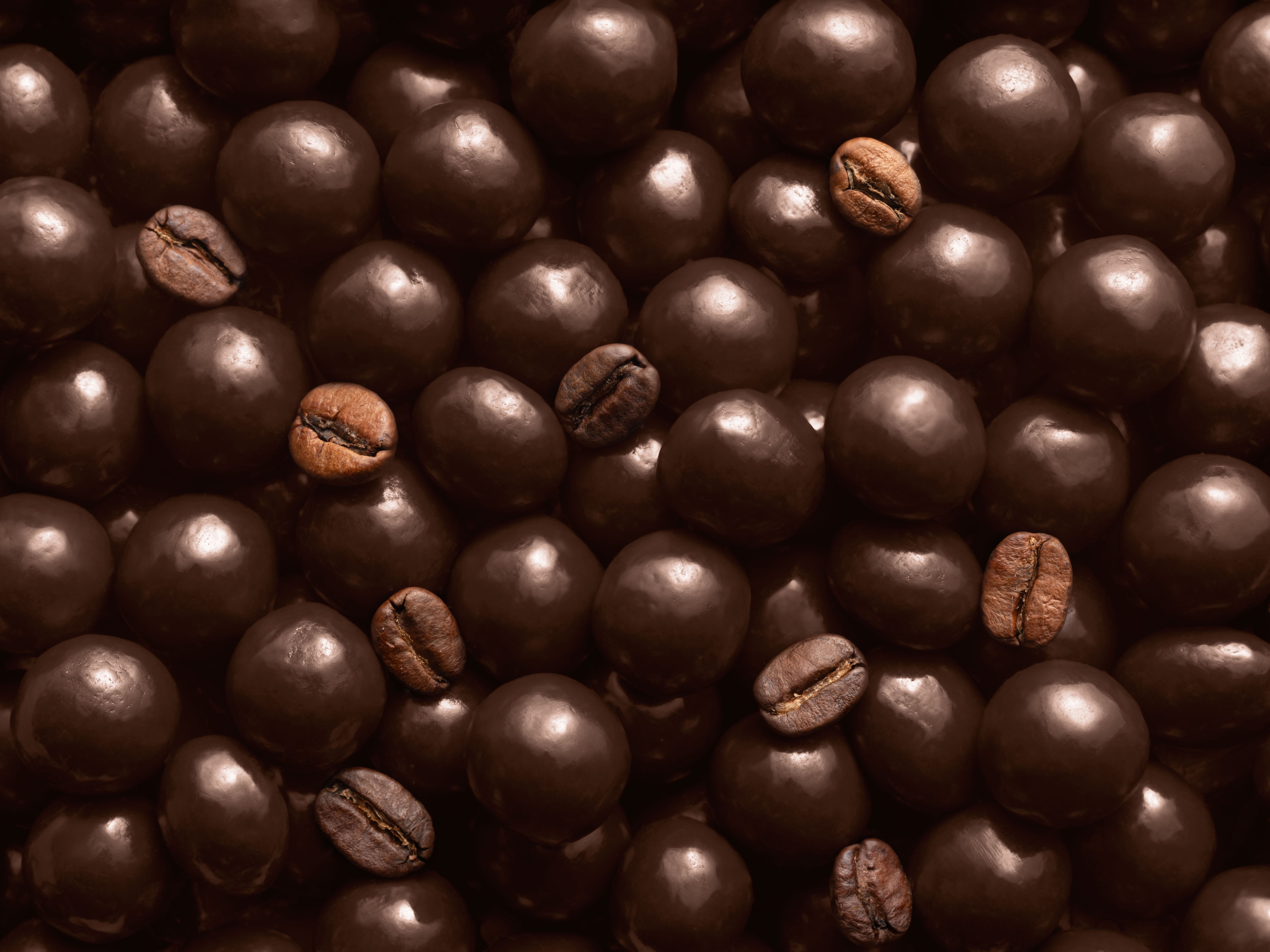 Pastiglie Leone - Chicchi di caffè Costadoro bassinati al cioccolato