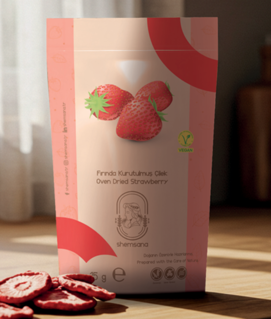 Oven-dried strawberry